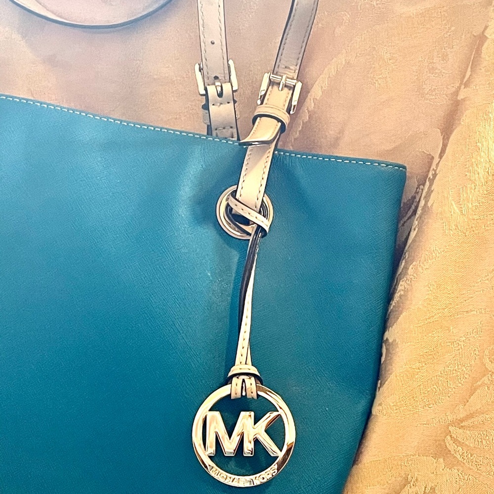 Bright teal Michael Kors handbag - Picture 3 of 5